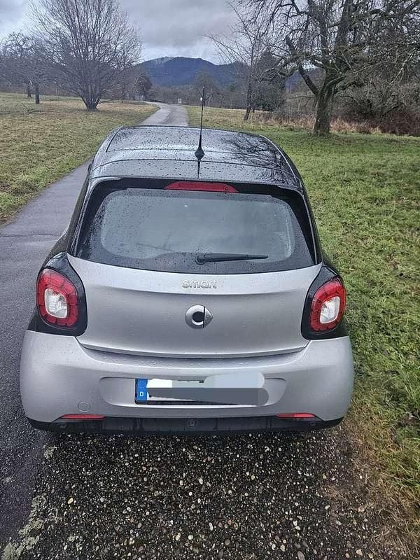 Gebraucht Smart ForFour Passion 71 PS (52 kW) 2016 Silber Kleinwagen