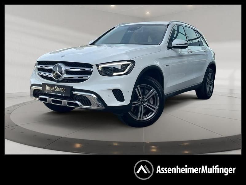 Weiß Gebraucht 2020 Mercedes GLC300e SUV | 34.197 € (Superpreis) - Bild 1/4