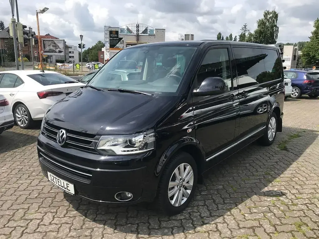 Second-hand VW Multivan Highline 179 CP (131 kW) 2015 Negru Monovolum
