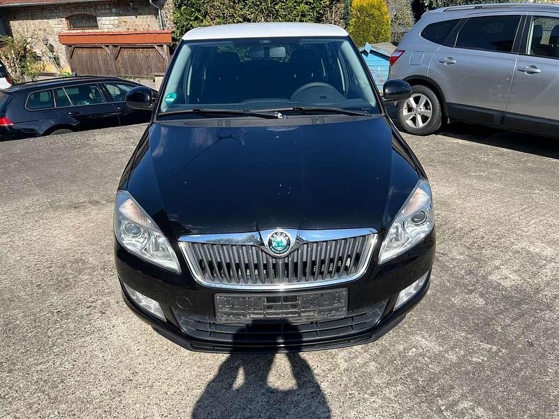 Schwarzmagic perleffekt Gebraucht 2012 Skoda Fabia Family Kleinwagen | 3.499 € (Guter Preis) - Bild 1/4