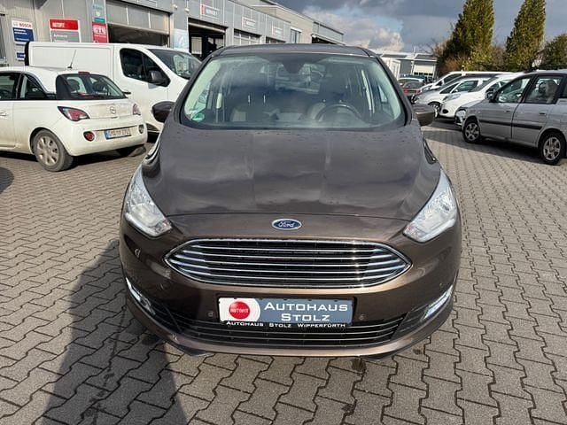 Gebraucht Ford Grand C-Max Titanium 150 PS (110 kW) 2017 Braun Van / Kleinbus