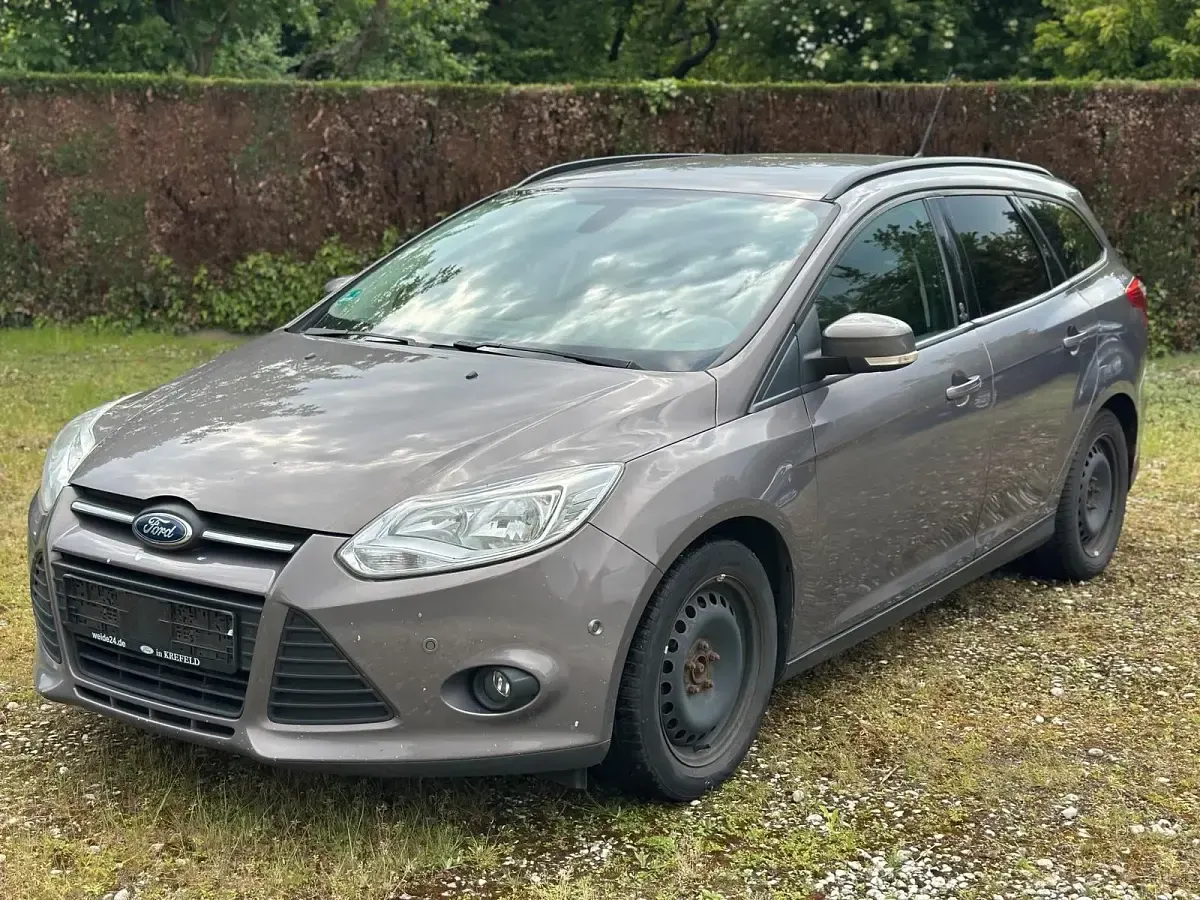 Gebraucht Ford Focus 150 PS (110 kW) 2013 Braun Kombi