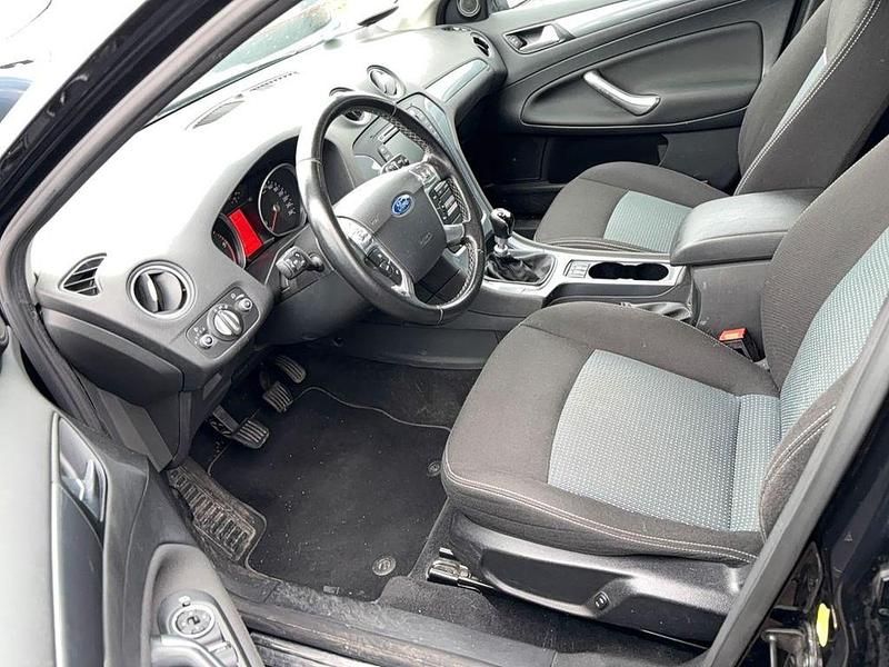 Gebraucht Ford Mondeo Titanium 163 PS (119 kW) 2012 Schwarz Limousine