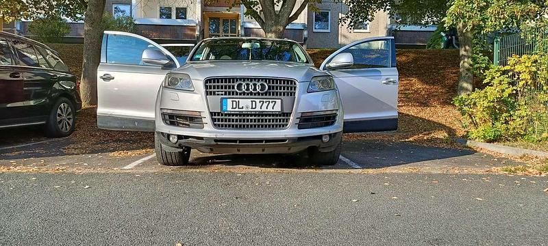 Silber Gebraucht 2006 Audi Q7 S-Line SUV | 6.000 € (Fairer Preis) - Bild 1/4