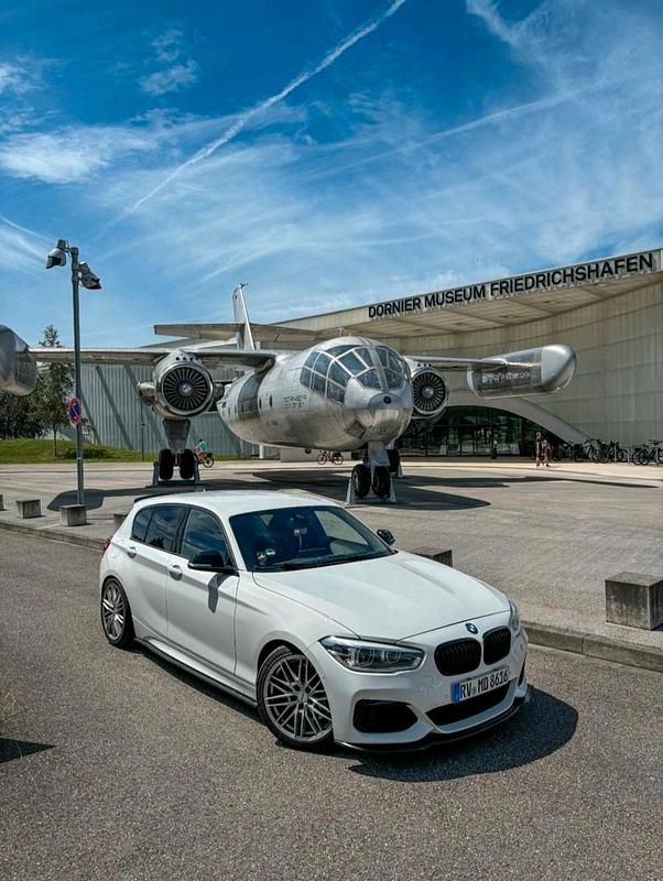 Weiß Gebraucht 2016 BMW M135 Kleinwagen | 21.000 € (Fairer Preis) - Bild 1/4