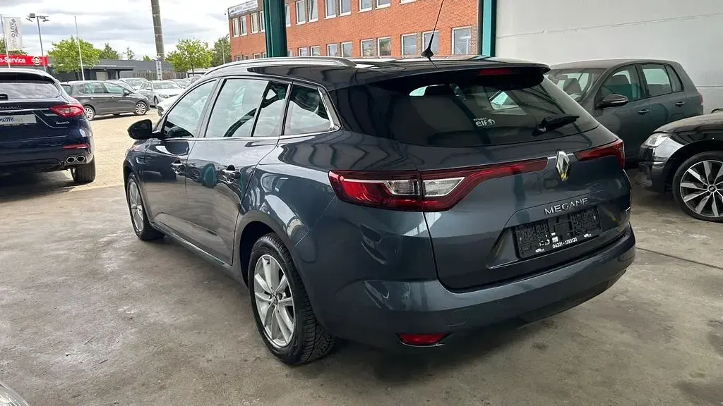 Gebraucht Renault Mégane IV Play 101 PS (74 kW) 2018 Grau Limousine