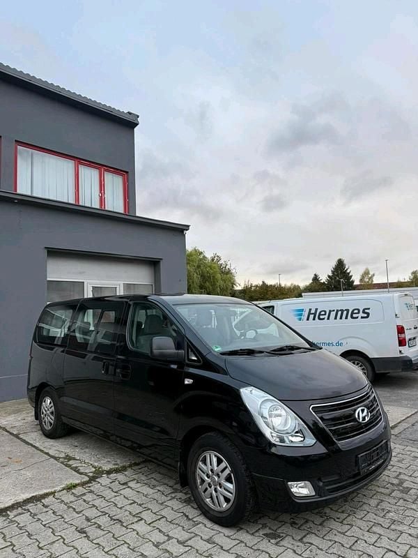Gebraucht Hyundai H-1 170 PS (125 kW) 2017 Schwarz Van / Kleinbus