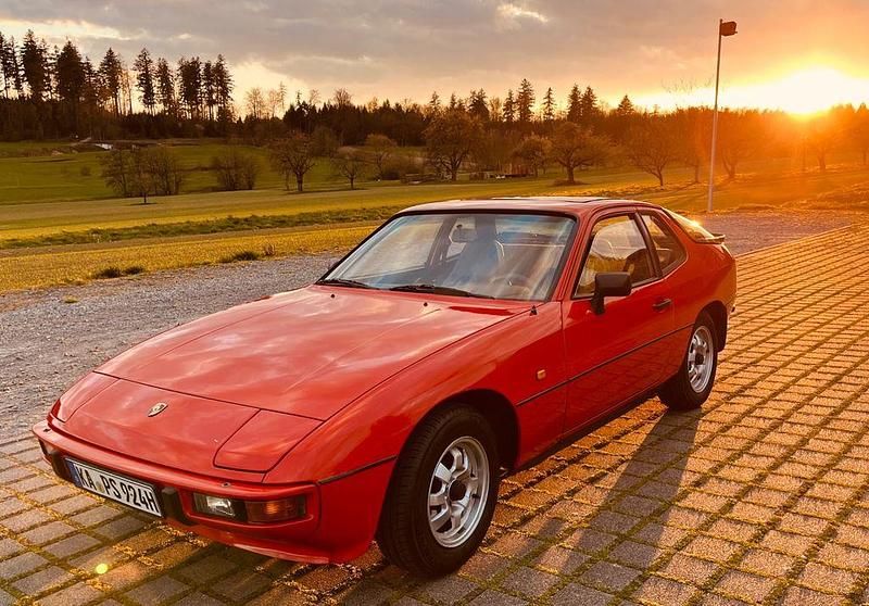 Rot Gebraucht 1982 Porsche 924 Coupé | 9.900 € - Bild 1/4