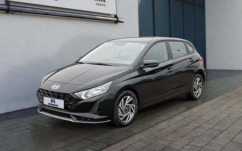 Phantom black Neu 2025 Hyundai i20 Trend Limousine | 21.888 € (Fairer Preis) - Bild 1/4