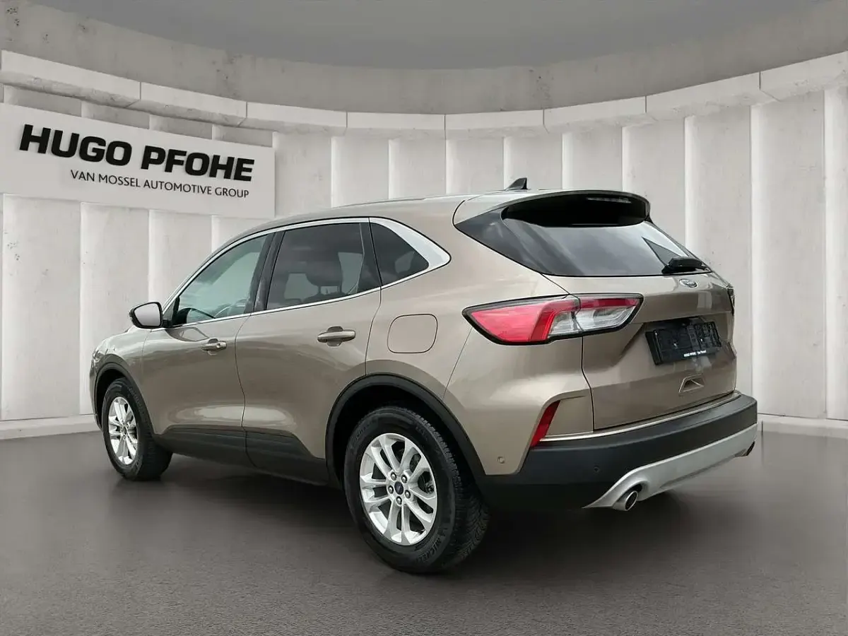 Gebraucht Ford Kuga Titanium 150 PS (110 kW) 2020 Silber SUV