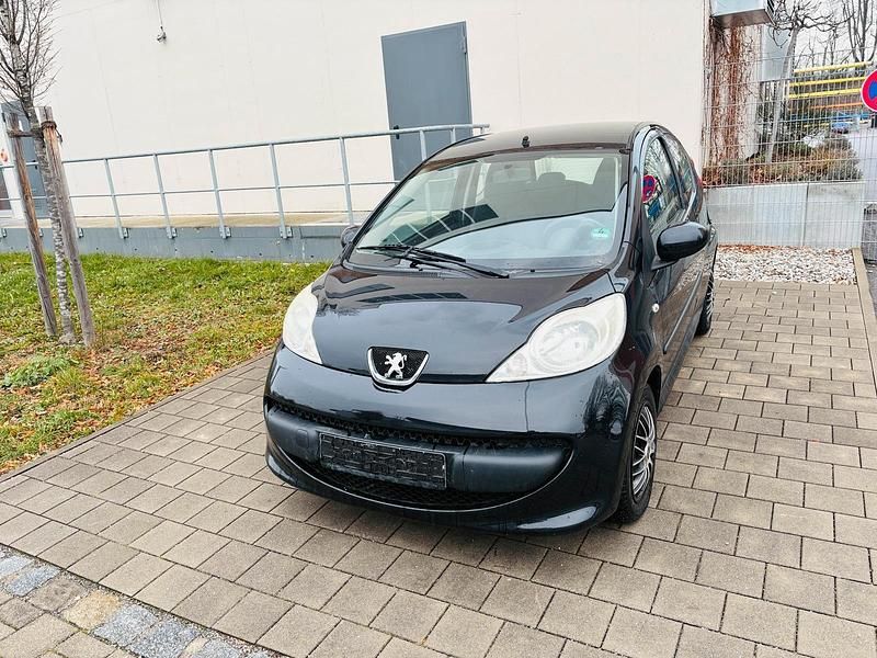 Gebraucht Peugeot 107 68 PS (50 kW) 2006 Schwarz Kleinwagen