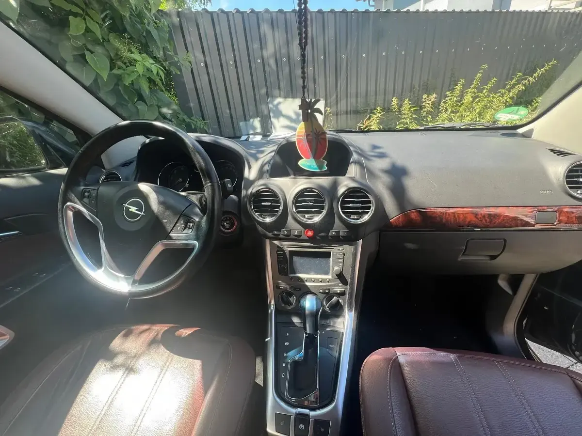 Gebraucht Opel Antara 183 PS (134 kW) 2012 Schwarz SUV