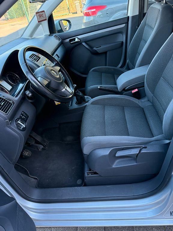 Gebraucht VW Touran Comfortline 105 PS (77 kW) 2011 Grau Van / Kleinbus