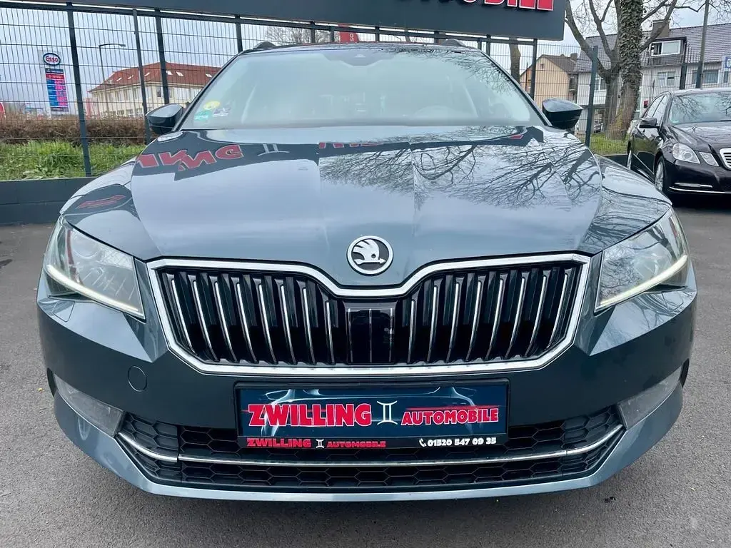 Gebraucht Skoda Superb Ambition 190 PS (139 kW) 2015 Grau Kombi