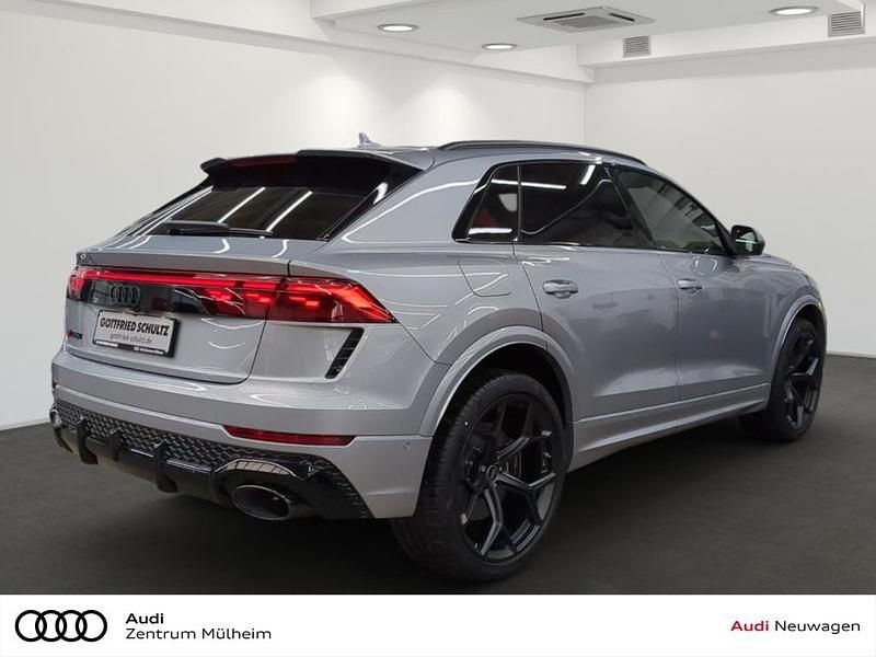 Neu Audi RS Q8 Performance 640 PS (470 kW) 2026 Silber SUV