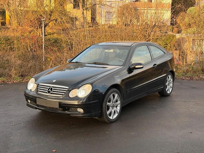Schwarz Gebraucht 2004 Mercedes C230 Coupé | 2.000 € (Guter Preis) - Bild 1/3