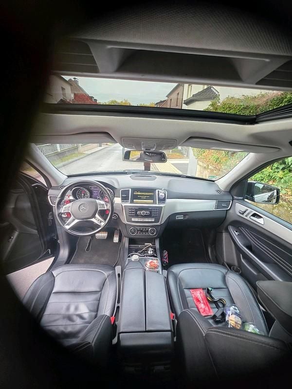 Gebraucht Mercedes ML350 258 PS (189 kW) 2012 Schwarz SUV