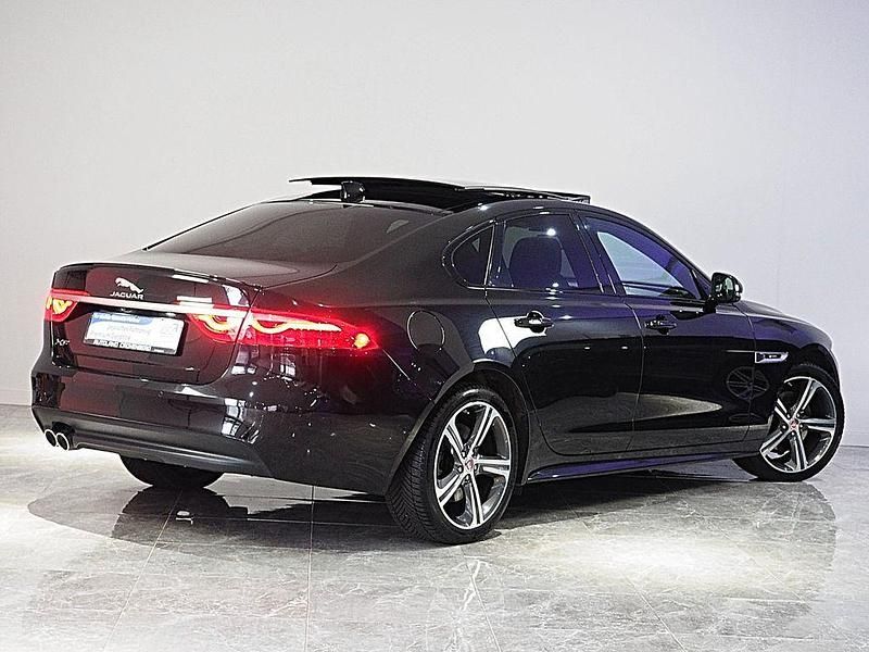 Gebraucht Jaguar XF R 179 PS (131 kW) 2018 Schwarz Limousine