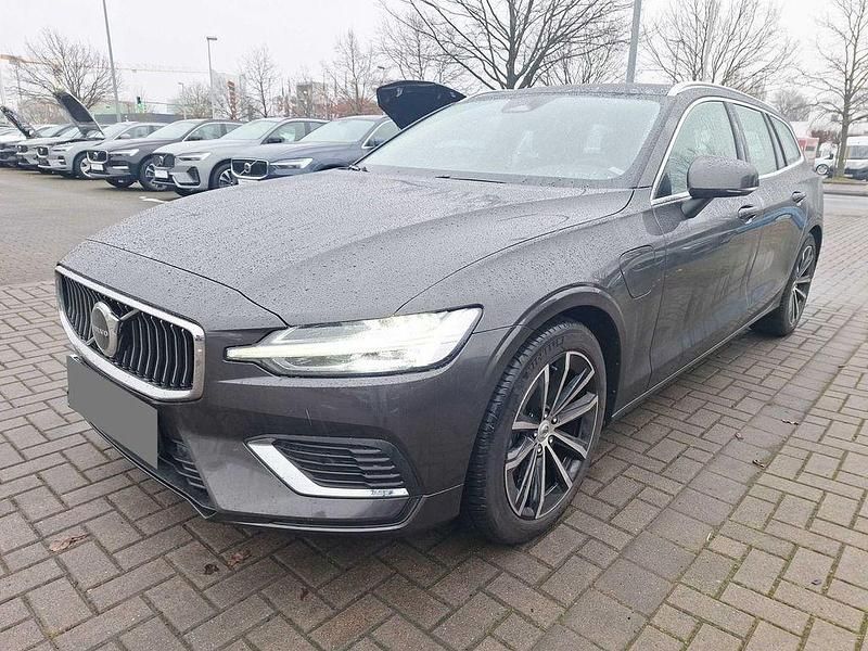 Gebraucht Volvo V60 398 PS (292 kW) 2023 Platinum grey / metallic Kombi