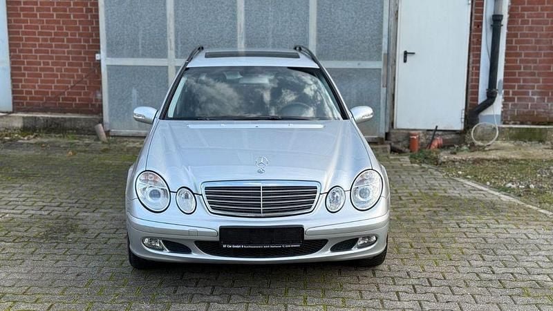 Second-hand Mercedes E200 163 CP (119 kW) 2006 Argintiu Break