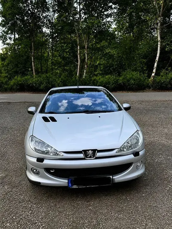 Gebraucht Peugeot 206 CC Platinum 109 PS (80 kW) 2005 Silber Cabrio