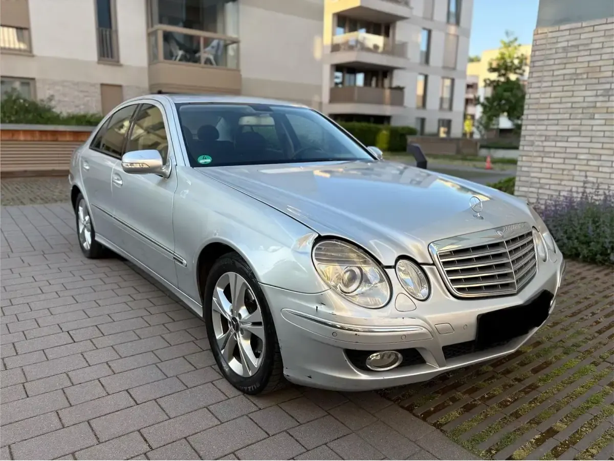 Gebraucht Mercedes E320 224 PS (164 kW) 2006 Silber Limousine