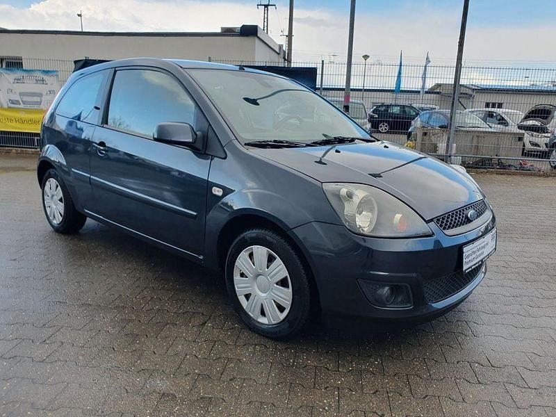 Gebraucht Ford Fiesta Style 101 PS (74 kW) 2007 Grau Kleinwagen