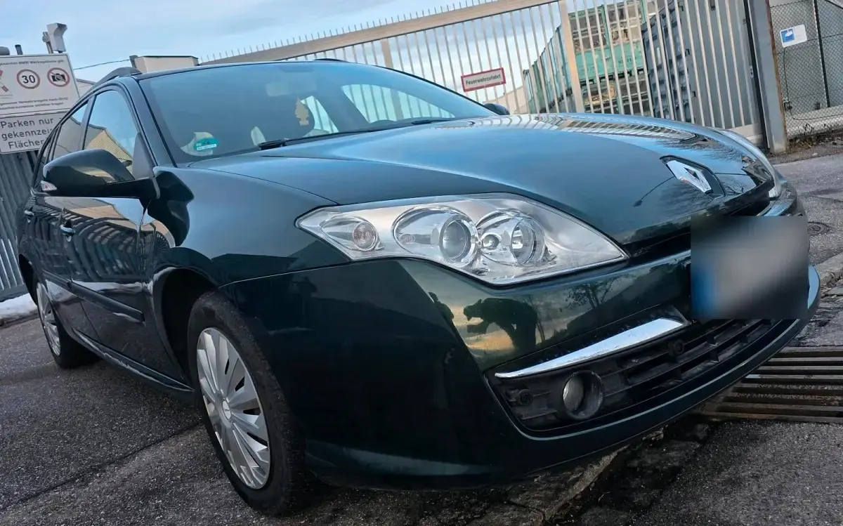 Gebraucht Renault Laguna III 100 PS (73 kW) 2008 Grün Kombi