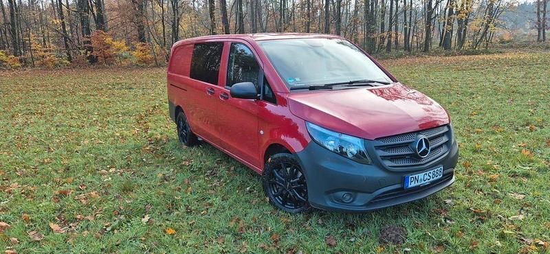 Gebraucht Mercedes Vito 190 PS (139 kW) 2017 Rot Van