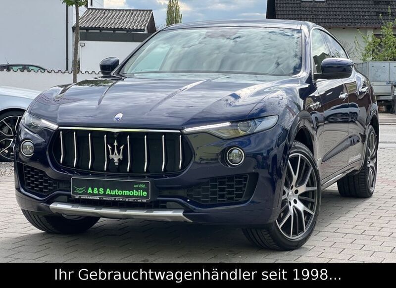 Blau Gebraucht 2018 Maserati Levante GranLusso SUV | 33.990 € (Fairer Preis) - Bild 1/4