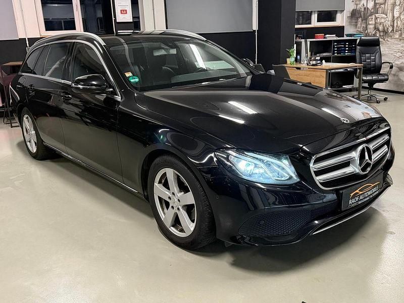 Gebraucht Mercedes E220 Avantgarde 194 PS (142 kW) 2017 Schwarz Limousine