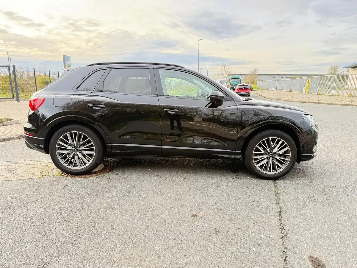 Gebraucht Audi Q3 Ambiente 245 PS (180 kW) 2022 Schwarz SUV