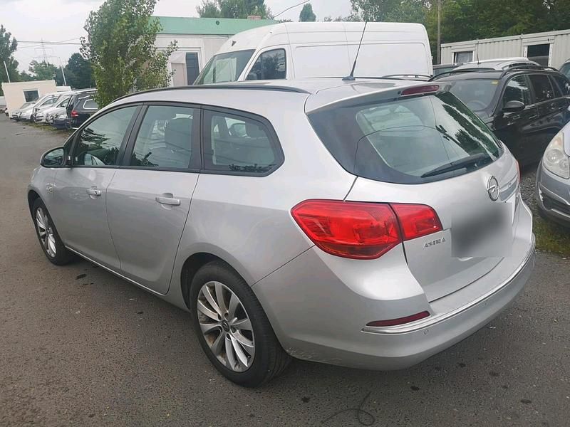 Gebraucht Opel Astra 110 PS (80 kW) 2014 Grau Kombi