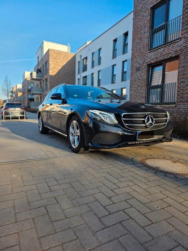 Gebraucht Mercedes E220 194 PS (142 kW) 2017 Schwarz Kombi
