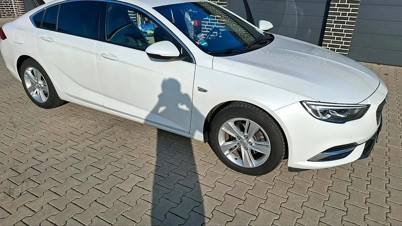 Gebraucht Opel Insignia Innovation 136 PS (100 kW) 2019 Weiß Limousine