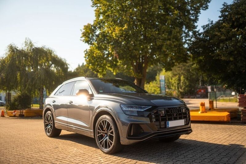 Schwarz Gebraucht 2023 Audi SQ8 Sport SUV | 86.000 € (Fairer Preis) - Bild 1/4