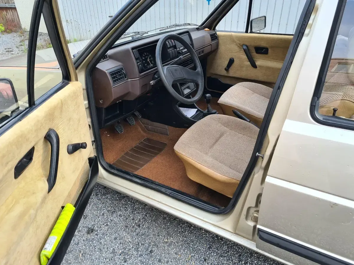 Gebraucht VW Jetta 54 PS (39 kW) 1985 Silber Limousine