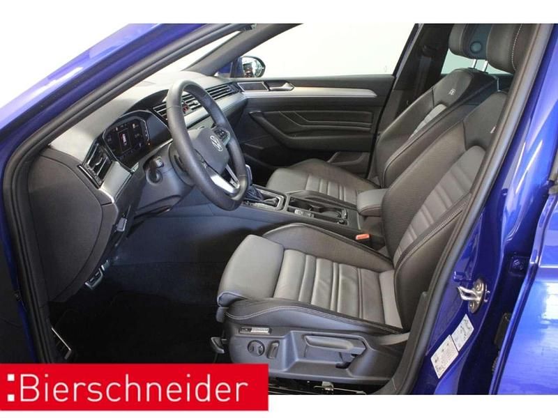 Gebraucht VW Passat R-line 200 PS (147 kW) 2024 Blau Kombi
