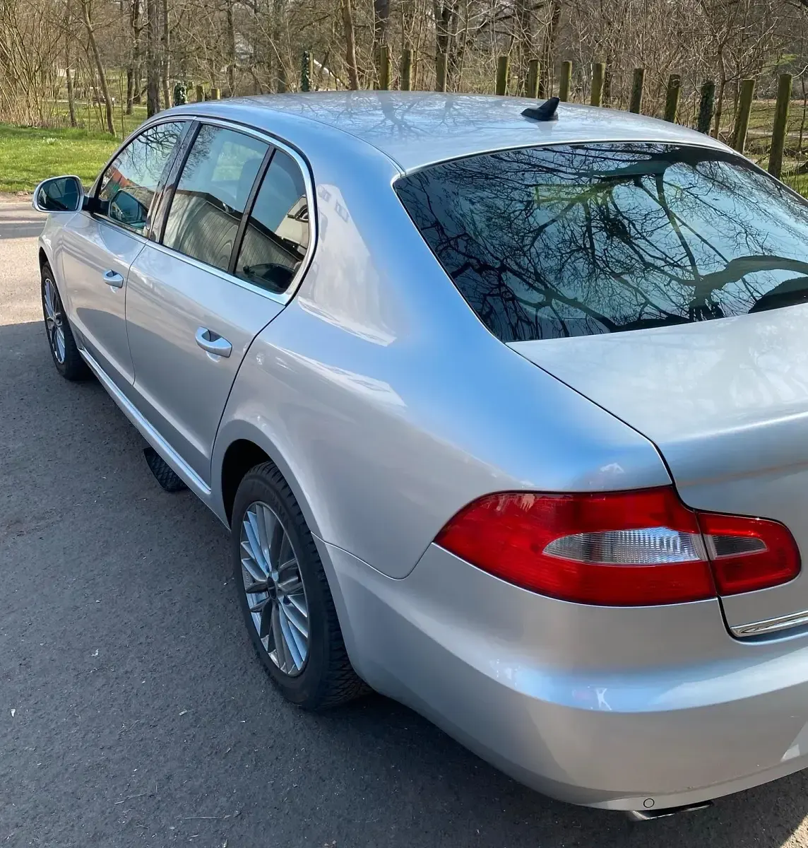 Gebraucht Skoda Superb 160 PS (117 kW) 2011 Silber Limousine