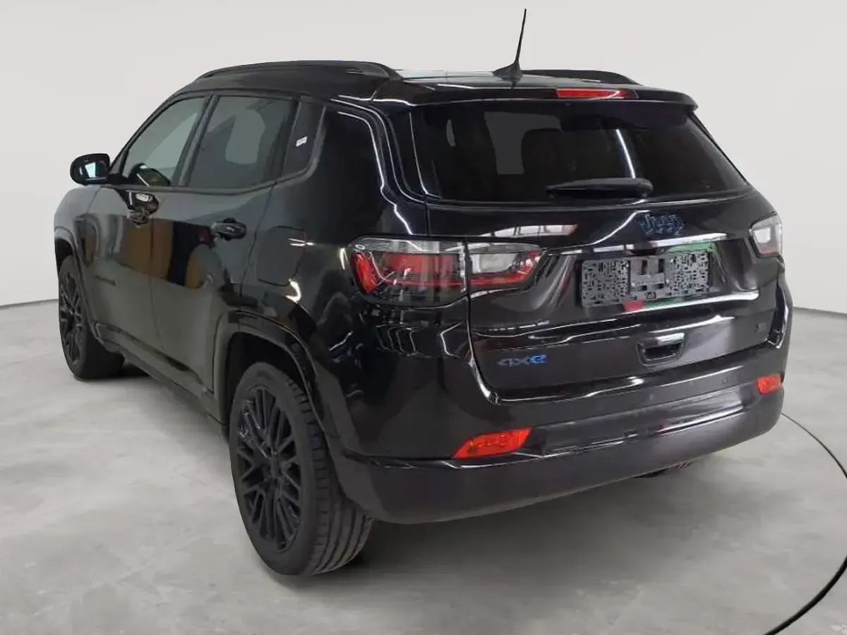 Gebraucht Jeep Compass 181 PS (133 kW) 2022 Solid black SUV