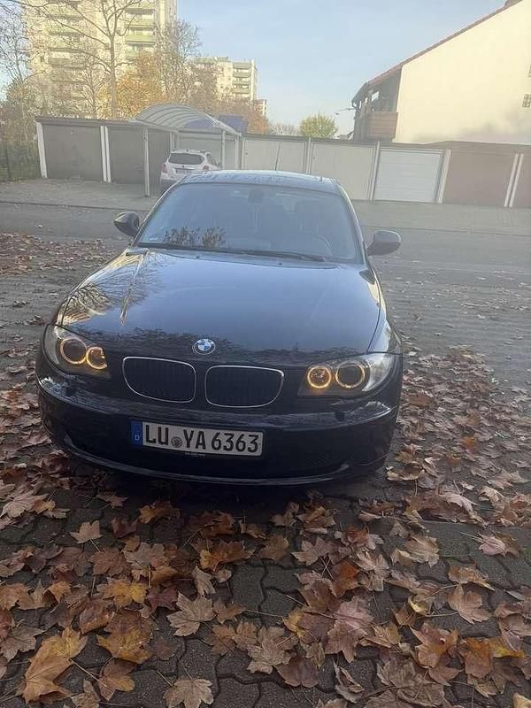 Gebraucht 2011 BMW 118 Lifestyle Kleinwagen | 6.500 € (Fairer Preis) - Bild 1/4