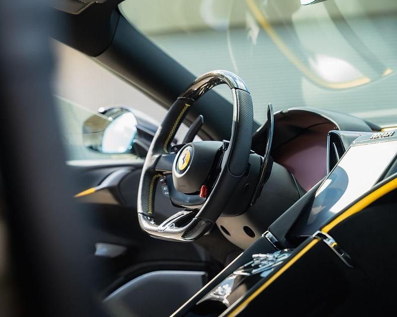 Gebraucht Ferrari Roma 620 PS (456 kW) 2024 Schwarz Coupé