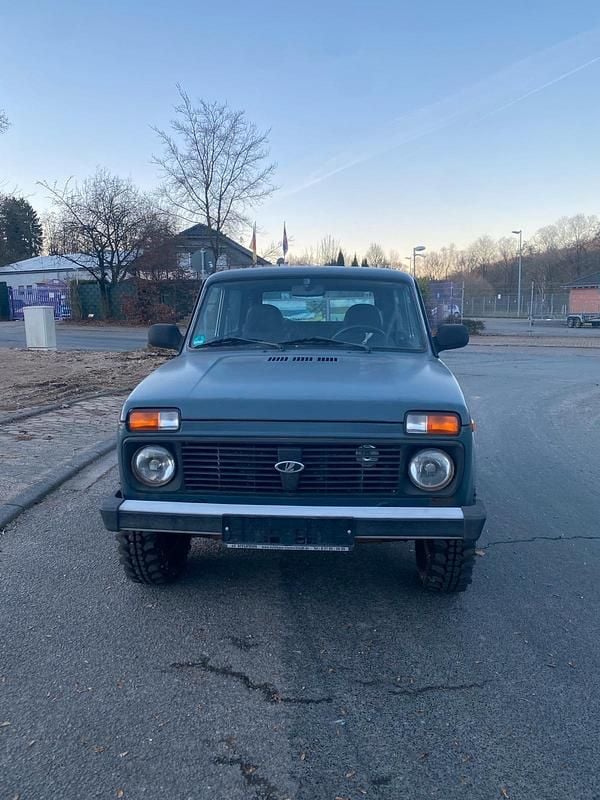 Gebraucht Lada niva 83 PS (61 kW) 2012 Schwarz SUV