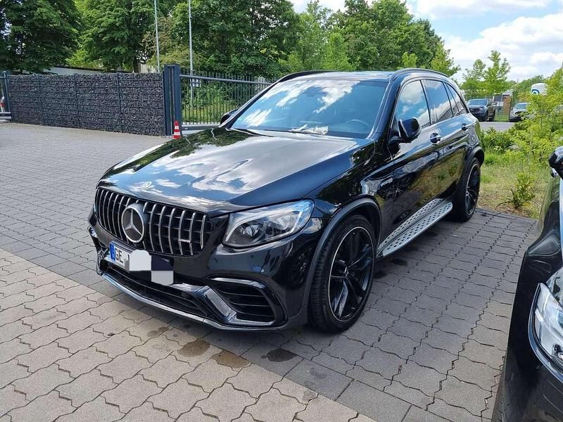 Schwarz Gebraucht 2018 Mercedes GLC63 AMG AMG SUV | 45.585 € (Fairer Preis) - Bild 1/4