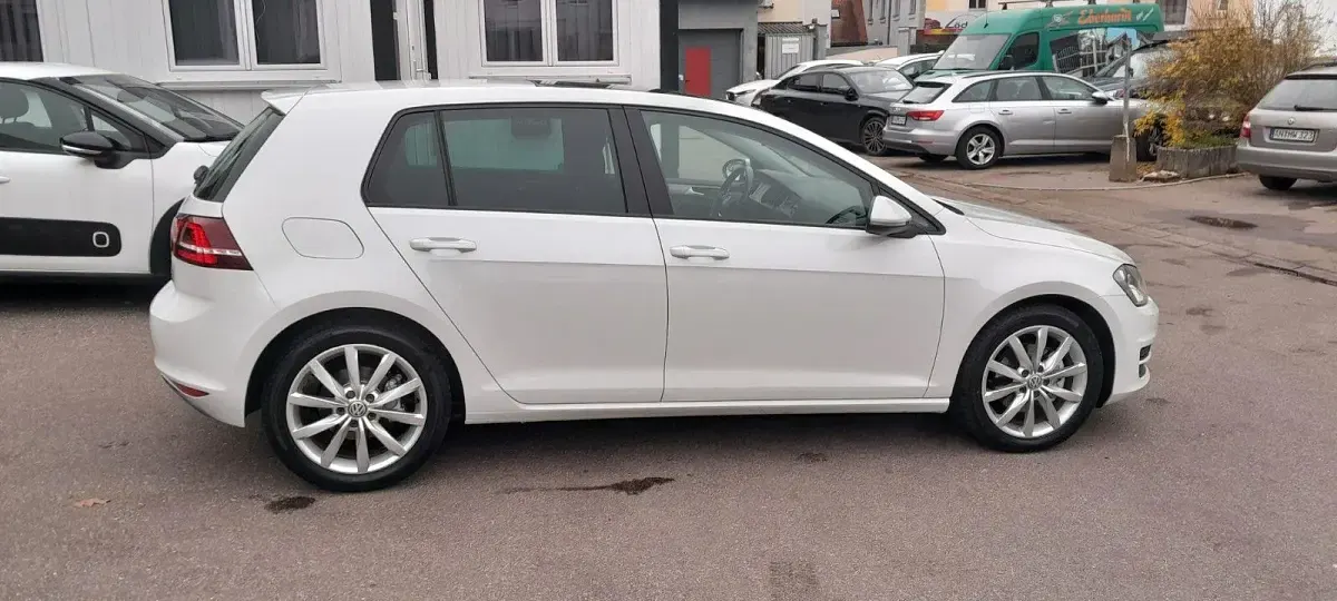 Gebraucht VW Golf VII Comfortline 122 PS (89 kW) 2014 Weiß Limousine