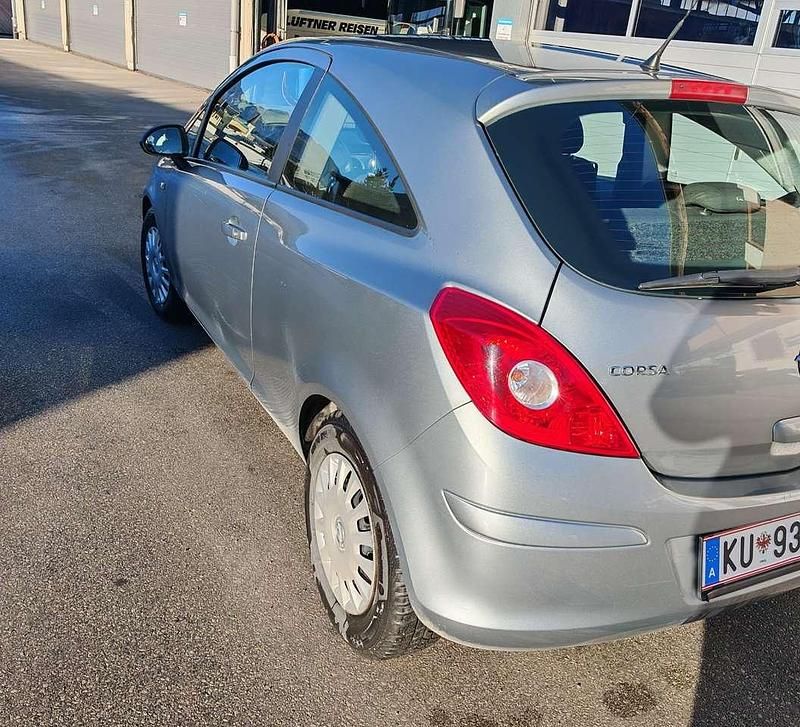 Gebraucht Opel Corsa Edition 86 PS (63 kW) 2012 Grau Limousine