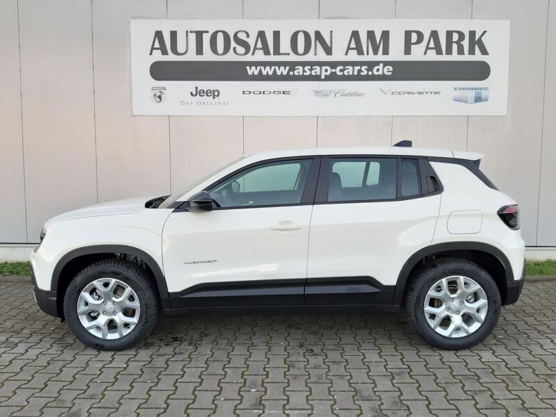 Gebraucht Jeep Avenger Altitude 101 PS (74 kW) 2024 Volcano black SUV