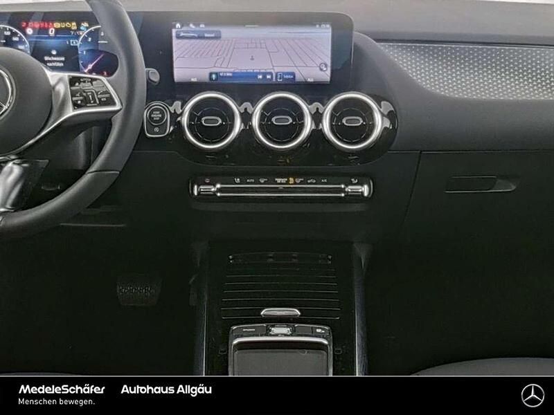 Gebraucht Mercedes B220 Progressive 190 PS (139 kW) 2024 Lack mountaingrau Van / Kleinbus