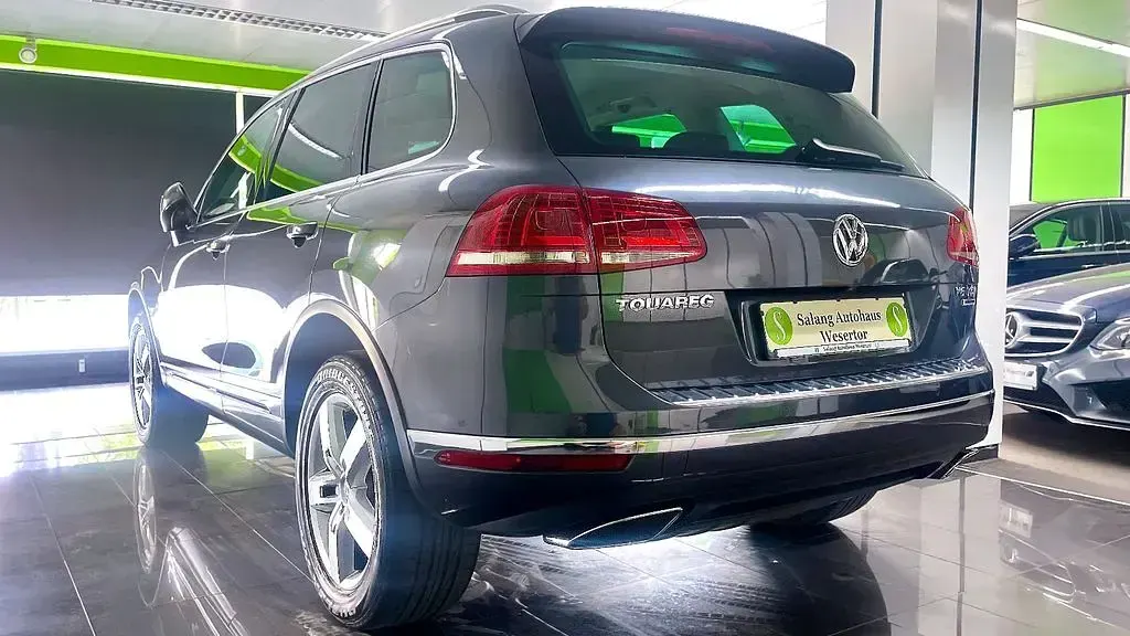 Gebraucht VW Touareg 262 PS (192 kW) 2016 Grau SUV