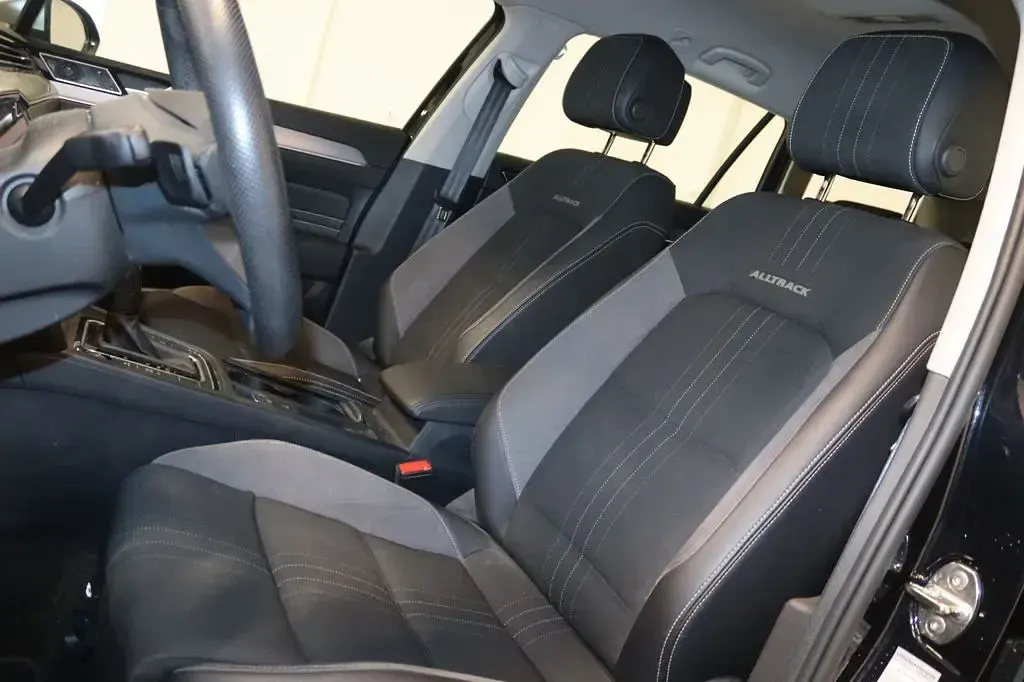 Gebraucht VW Passat Alltrack 200 PS (147 kW) 2022 Deep black perleffekt Kombi